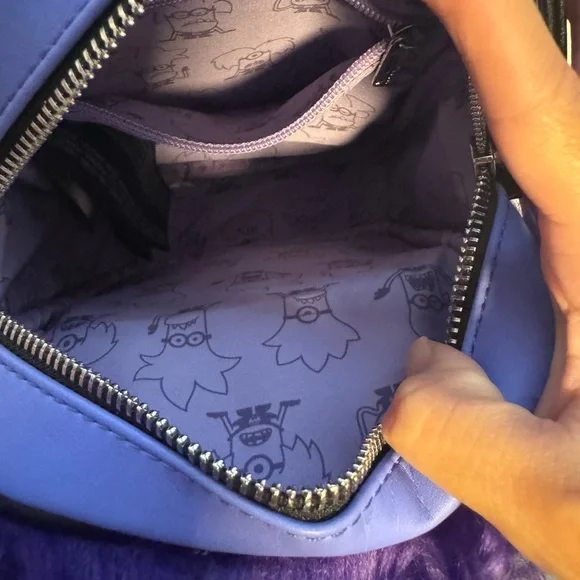 Loungefly evil minion Kids/Adults crossbody bag ! - Picture 2 of 3